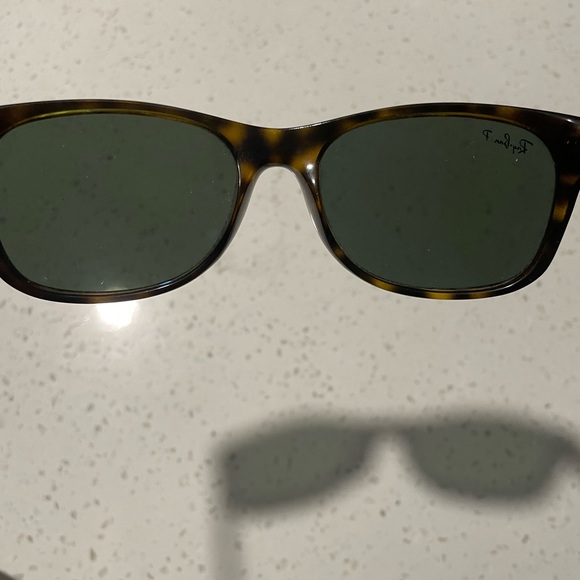 Ray-ban New Wayfarer tortoiseshell sunglasses - Picture 6 of 7